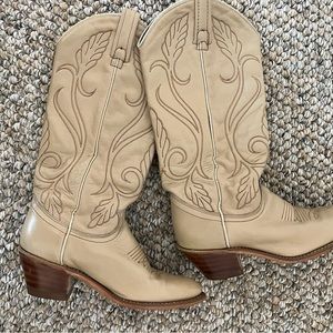 Vintage acme cowboy boots